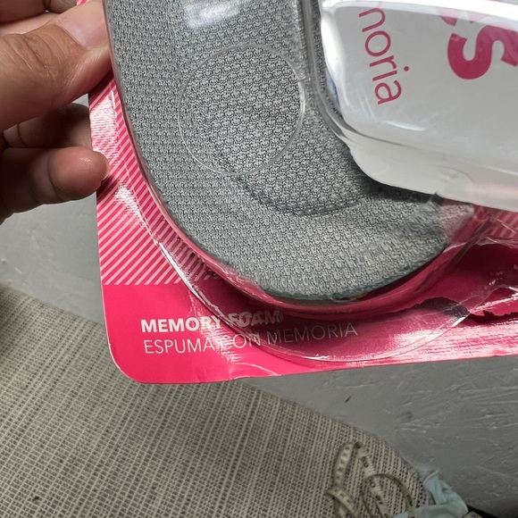 Trim to fit Women’s Memory Foam insoles 1 pair size 6-10 - Picture 3 of 4